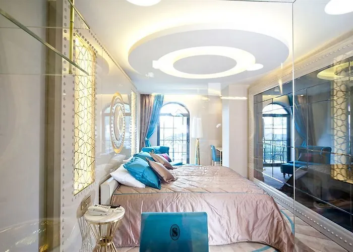 Sura Design And Suites - Boutique Class